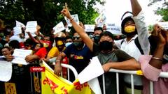 East Bengal Club: ইস্টবেঙ্গল ক্লাবের সামনে কর্মকর্তাদের বিরুদ্ধে সমর্থকদের বিক্ষোভ