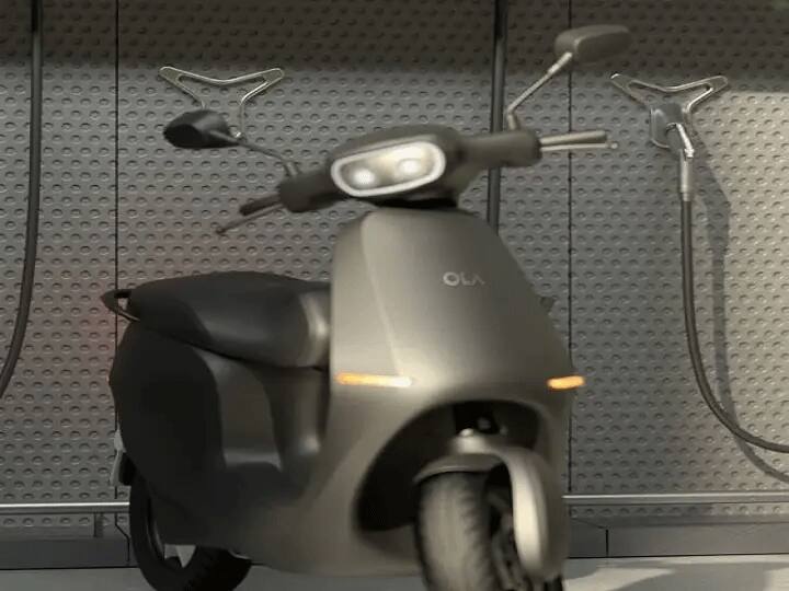 Ola will deliver electric scooters directly to customers' homes, know what is the company sales plan Ola Electric Scooter: ग्राहकों के घर तक सीधा इलेक्ट्रिक स्कूटर पहुंचाएगी ओला,  इन स्कूटरों से होगी टक्कर