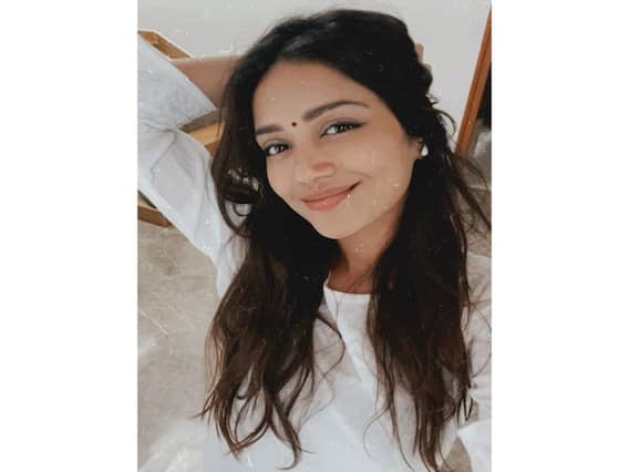 Nivetha Pethuraj Latest Pictures: சத்தியமா இனிமேல் என் சொந்தமெல்லாம் நீதான் - நிவேதா பெத்துராஜ் போட்டோ ஆல்பம் Nivetha Pethuraj Latest Pictures: சத்தியமா இனிமேல் என் சொந்தமெல்லாம் நீதான் - நிவேதா பெத்துராஜ் போட்டோ ஆல்பம்