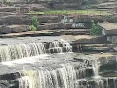 चंदौली: जलप्रपात में नहाते समय तेज बहाव में बह गया युवक, 24 घंटे बाद कुंड से मिली लाश 