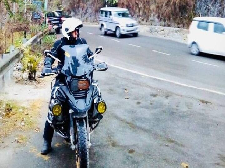 Thala Ajith goes on a bike trip Latest pics go viral Ajith | ''இவ்ளோ பெரிய பைக்கா?'' - வைரலாகும் அஜித்தின் பைக் ரைட் புகைப்படங்கள்!