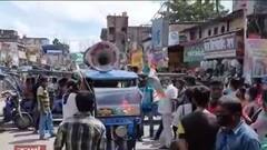 Bangaon: মারধরের অভিযোগে তৃণমূল নেতা গ্রেফতার, প্রতিবাদে বনগাঁয় তৃণমূল কর্মীদের বিক্ষোভ