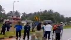 Mumbai Goa Express Way : खारेपाटण आणि वागदे गावाजवळ रस्त्यावर पाणी, मुंबई-गोवा महामार्गावरील वाहतूक ठप्प