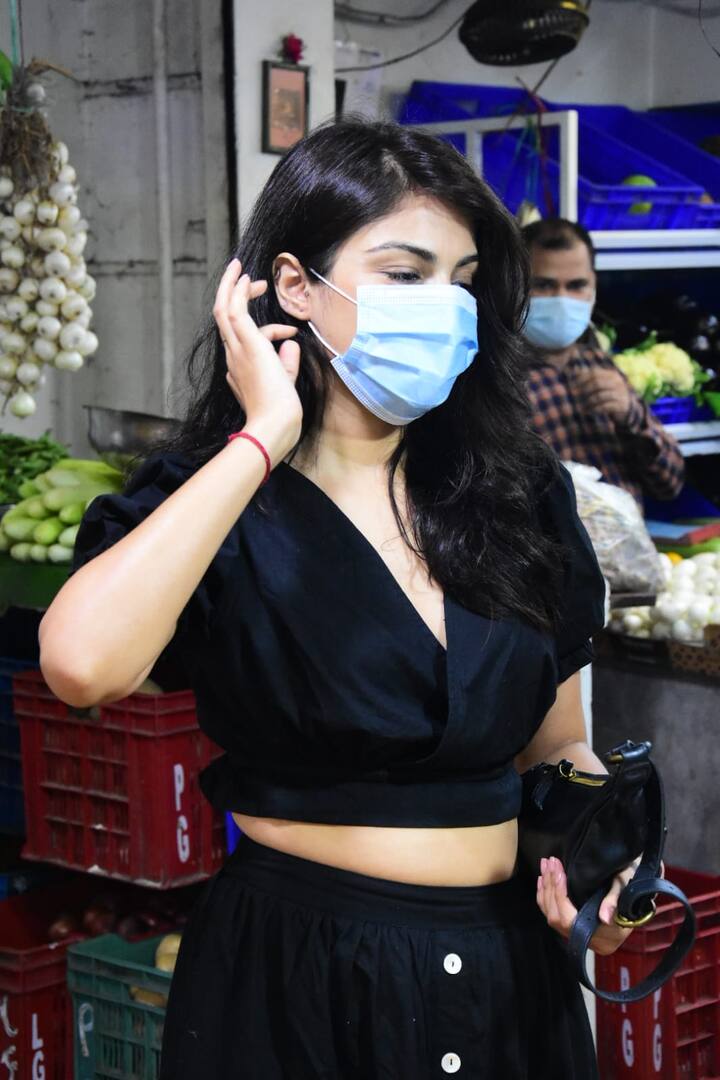 Starting her career as a VJ, Rhea is now all set to feature alongside Amitabh Bachchan and Emraan Hashmi in the upcoming movie ‘Chehre’. (Image courtesy – Manav Manglani)