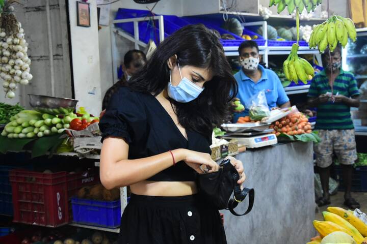 The ‘Jalebi’ actress has been in the news last year after her boyfriend and Bollywood actor Sushant Singh Rajput passed away on June 14. She got embroiled in his death case and the related drug case. (Image courtesy – Manav Manglani)
