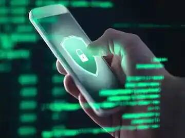 Cyber Fraud: সামান্য একটা ক্লিকেই সর্বস্বান্ত হচ্ছেন একাধিক, কীভাবে বাঁচবেন সাইবার প্রতারণার হাত থেকে?
