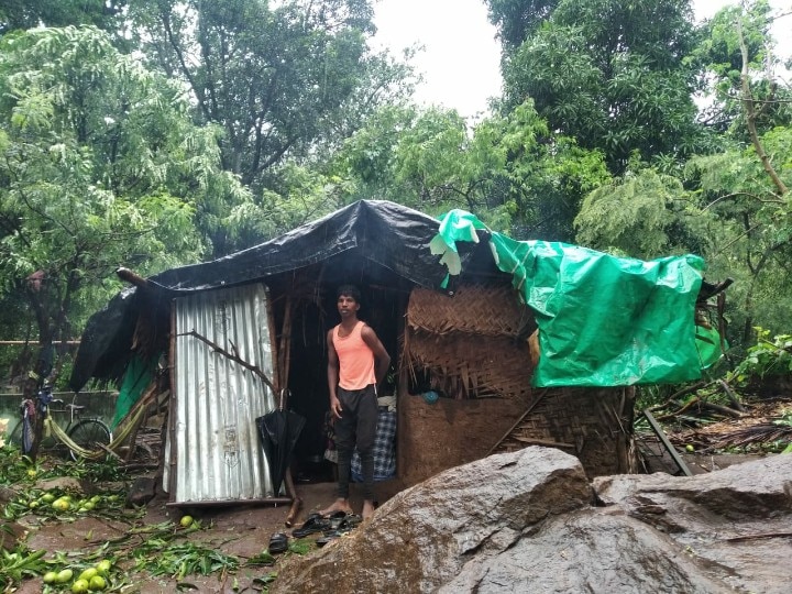 ’கொட்டும் வானம். ஒழுகும் கூரை’ - சேதமடைந்த வீடுகளால் தவிக்கும் ஆனைமலை பழங்குடிகள்..!