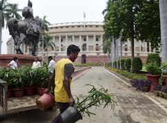 राज्यसभा में हंगामे को लेकर कार्रवाई, टीएमसी के छह सांसद दिनभर के लिए सस्पेंड