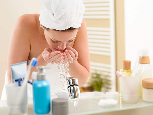 skin care tips for natural glow and every youth skin face wash tips Skin Care Tips: दिन में इस समय पर जरूर धोएं अपना चेहरा, तेजी से बढ़ने लगेगा ग्लो