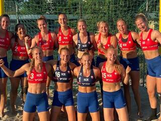 Norways Womens Beach Handball Team Fined 1500 Euro for not wearing bikini bottoms Beach Handball | பிகினிக்கு பதிலாக ஷார்ட்ஸ்.. நார்வே வீராங்கனைகளுக்கு அபராதம்..