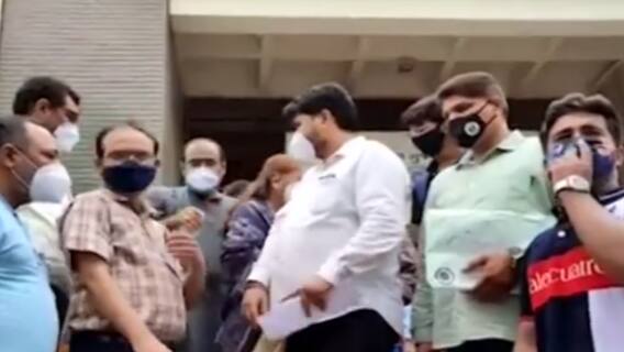 સુરત:VNSGUમાં 5 આચાર્ય અને 1 અધ્યાપકનું સેનેટ સભ્ય પદ રદ્દ, જાહેરનામું રદ્દ કરવા વિદ્યાર્થીઓની માંગ