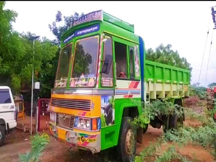 People involved in sand smuggling arrested in Sivagangai district சிவகங்கையில் திமுக கொடி கட்டி மணல் கடத்தியவர்கள் கைது!