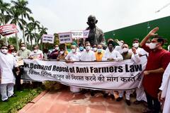 किसान आंदोलन: राहुल का मोदी सरकार पर हमला, कहा- ‘वे असत्य, अन्याय पर अड़े, हम एकजुट यहां खड़े’