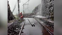 Central Railway : कर्जत-लोणावळादरम्यान रेल्वे रुळावर दरड कोसळली; कर्जत-पुणे रेल्वे वाहतूक ठप्प