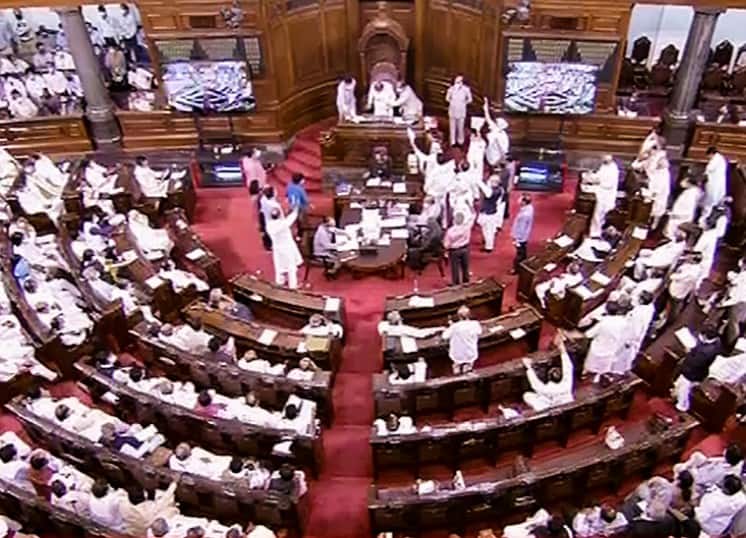 Parliament Session: राज्यसभा में सांसदों ने सीटी बजाकर किया हंगामा, सभापति ने सदस्यों के आचरण पर जतायी आपत्ति
