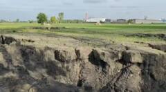 Viral Video: ਖੇਤ 'ਚ ਅਚਾਨਕ ਧਰਤੀ ਫਟ ਕੇ ਉੱਚੀ ਉੱਠੀ ਜ਼ਮੀਨ, ਲੋਕ ਕਹਿੰਦੇ ਭਗਵਾਨ ਪ੍ਰਗਟ ਹੋ ਰਹੇ