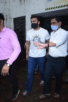 Raj Kundra Clicked Outside Byculla Jail As Police Take Him To Court