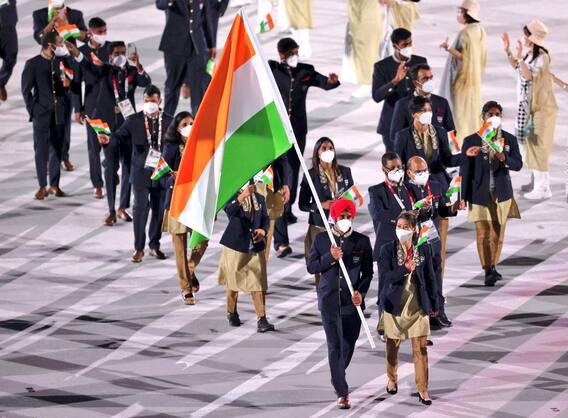 Tokyo olympics: టోక్యో ఒలింపిక్స్ ప్రారంభోత్సవంలో  టీమిండియా సందడి