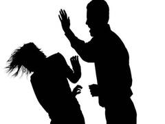 Delhi: ससुराल वालों ने महिला को तेजाब पीने के लिए किया मजबूर, छह महीने बाद FIR दर्ज