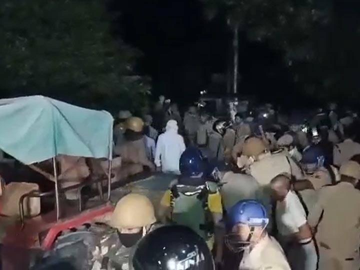 मुजफ्फरनगर: जमीन विवाद को लेकर भिड़े दो पक्ष, गुस्साए लोगों ने पुलिस पर भी किया पथराव, कई घायल
