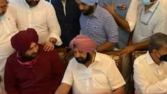 FIRST ON ABP: Navjot Singh Sidhu touches Captain Amarinder Singh's feet ahead of coronation