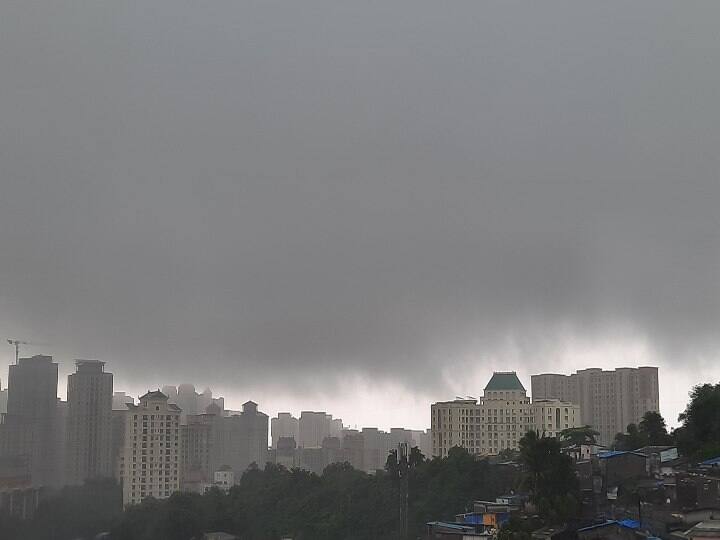 Mumbai Rain Update: heavy rainfall expected in mumbai today, IMD issues orange alert Mumbai Rain Update: मुंबई में आज हो सकती है तेज बारिश, मौसम विभाग ने जारी किया ऑरेंज अलर्ट