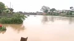 Nagpur Rains : सावनेरच्या कोलार नदीचा पूर ओसरला, नदीच्या पुलावरुन वाहतुकीला सुरुवात