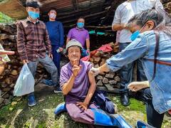 राहुल गांधी के सवाल पर सरकार ने संसद में कहा- वेरिएंट्स के चलते वैक्सीनेशन की डेडलाइन देना ठीक नहीं