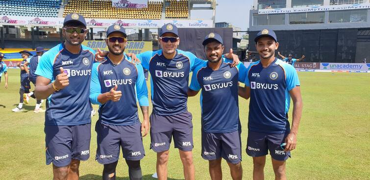 India vs Sri Lanka, 2021: Five Debutants In 3rd ODI Final Match Ind vs SL, 3 ODI: 1980-க்கு பிறகு ஒரே போட்டியில் 5 கிரிக்கெட்டர்கள் அறிமுகம்... டிராவிட் வியூகம் இது தான்!