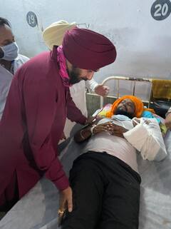 Sidhu visit Ludhiana Hospital: ਲੁਧਿਆਣਾ DMC ਪਹੁੰਚੇ ਨਵਜੋਤ ਸਿੰਘ ਸਿੱਧੂ, ਮੋਗਾ ਬੱਸ ਹਾਦਸੇ ਦੇ ਪੀੜਤਾਂ ਦਾ ਜਾਣਿਆ ਹਾਲ ਚਾਲ