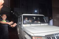 Raj Kundra Case: घर पर पूछताछ के बाद Raj Kundra को लेकर वापस निकलीं क्राइम ब्रांच की टीम, Shilpa Shetty को सामने बैठाकर की पूछताछ