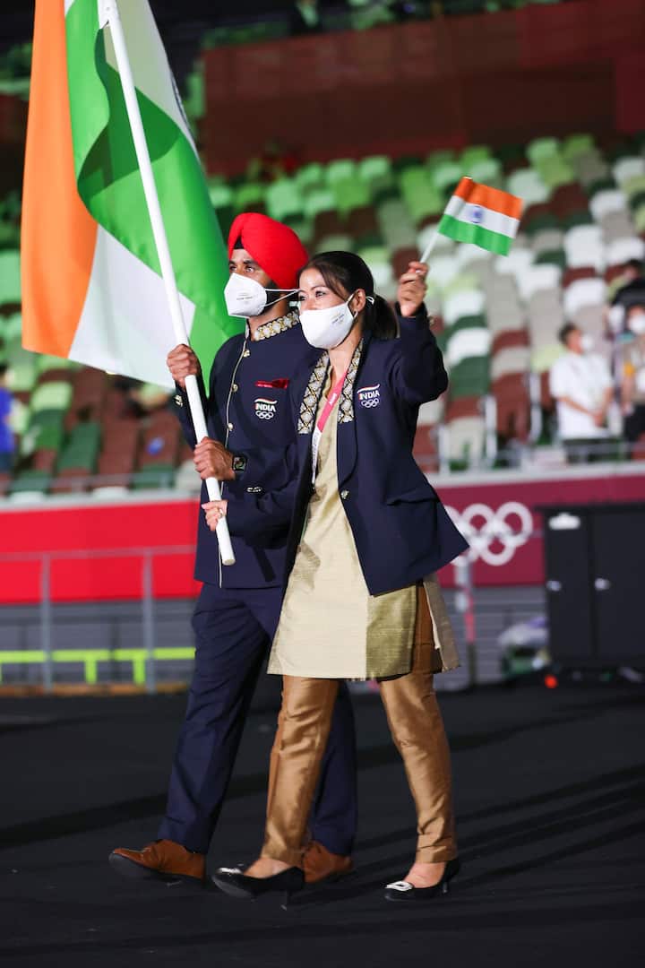 Indian Men's Hockey Captain Manpreet Singh and five-time World Champion Mary Kom led the Indian contingent during the parade of nations at the opening ceremony of Tokyo Olympics 2020. (Photo: We Are Team India's Twitter Handle)