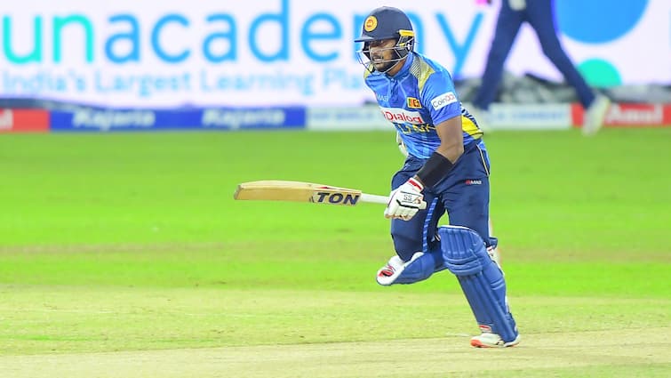 Live update of the last ODI between India and Sri Lanka Ind Vs Sl Live Update: அடித்து ஆடும் இலங்கை.... சூடுபிடிக்கும் சேஸிங்