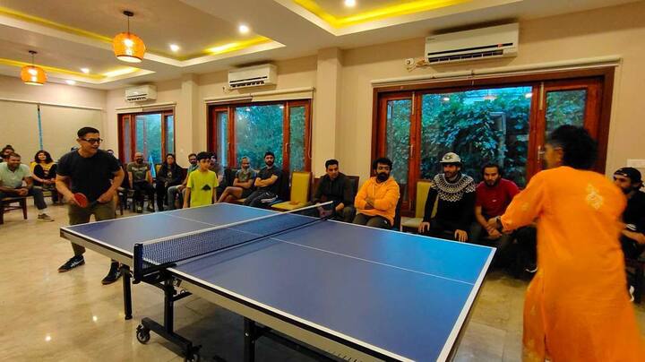 Aamir Khan and team members of 'Laal Singh Chaddha' had a blast while enjoying the game of Table Tennis. The unit organised a Table Tennis tournament, which turned out to be fun-filled affair.