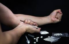 Crime: கல்லூரி மாணவர்கள்தான் டார்கெட்; போதை மாத்திரை கும்பல் தலைவன் கைது - 17 ஆயிரம் மாத்திரைகள் பறிமுதல்..!