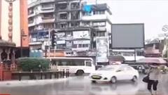 Mumbai Rain : मुंबईजवळच्या शहरांमधला पूर ओसरला, जनजीवन पूर्वपदावर