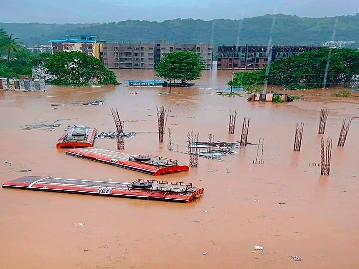 Maharashtra Flood train services affected, some villages completely submerged Maharashtra Flood: महाराष्ट्र में बारिश का तांडव, ट्रेन सेवाएं प्रभावित, कुछ गांव पूरी तरह डूब गए