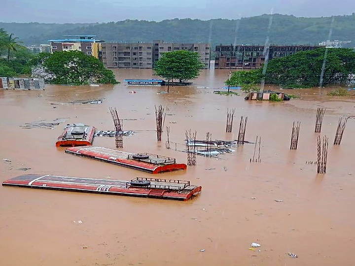 Maharashtra Flood Train Services Affected, Some Villages Completely  Submerged | Maharashtra Flood: महाराष्ट्र में बारिश का तांडव, ट्रेन सेवाएं  प्रभावित, कुछ गांव पूरी तरह डूब गए