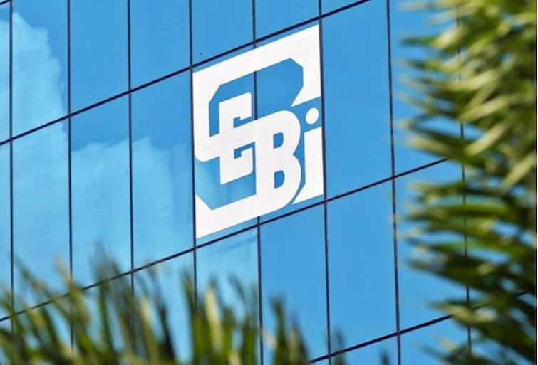 SEBI sends recovery notice of Rs 2 crore to former NSE officer Anand Subramanian SEBI ने NSE के पूर्व अधिकारी को भेजा नोटिस, 2 करोड़ की करेगा वसूली, जानें क्या है मामला?