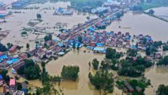 Flood in China: চিনে ১০০ বছরে সবথেকে ভয়াবহ বন্যা, সুড়ঙ্গে ডুবন্ত মেট্রো থেকে উদ্ধার যাত্রীরা