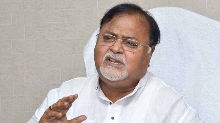 Partha Chatterjee says concrete steps will be taken against TMC leaders for unruly behavior amid tussle between Abhishek Banerjee and Kalyan Banerjee Partha Chatterjee Update: কাদা ছোড়াছুড়ি বন্ধ হোক, অন্যথায় কঠোর পদক্ষেপ, তৃণমূলে সংঘাত থামাতে এ বার হুঁশিয়ারি পার্থর