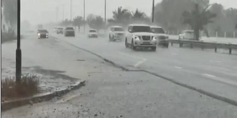 Dubai Creates fake rain using drones to beat 50-degree heat Watch Video Dubai: গরমে গলছে দুবাই, ইলেকট্রিক শকে তৈরি 'নকল বৃষ্টি'তে ভিজল শহর