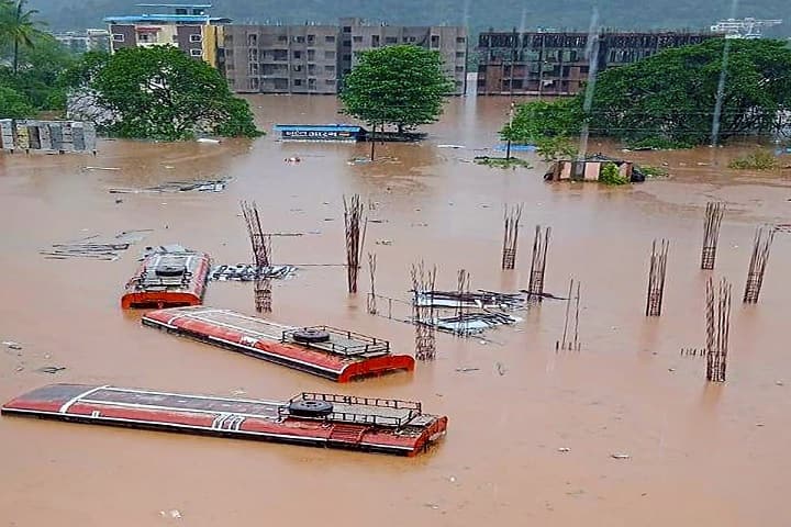 Maharashtra flood : Five people died in Raigad district due to landslides and floods Maharashtra: ભૂસ્ખલન અને પૂરને કારણે 5 લોકોના મોત, 30 લોકો હજુ ફસાયેલા