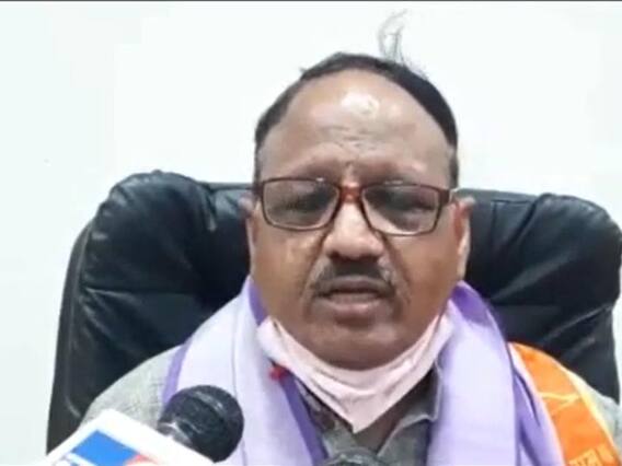 मायावती पर भड़के एससी-एसटी आयोग के चेयरमैन, कहा- 'ब्राह्म्ण सब जानता है' मायावती पर भड़के एससी-एसटी आयोग के चेयरमैन, कहा- 'ब्राह्म्ण सब जानता है'