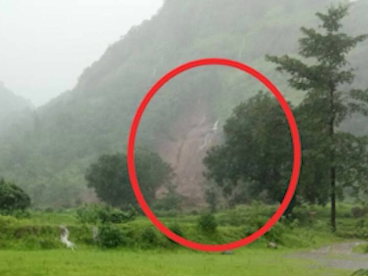 सततच्या पावसामुळं सातारा आणि रायगड जिल्ह्यातील काही ठिकाणी दरडी कोसळल्या आहेत.