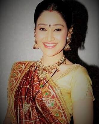 दिशा वकानी शो की मशहूर किरदार और सबकी फेवरेट ‘दया भाभी’ यानी दिशा वकानी ने 2002 में ‘खिचड़ी’ शो से डेब्यू किया था. ये शो भी काफी पॉपुलर रहा है.