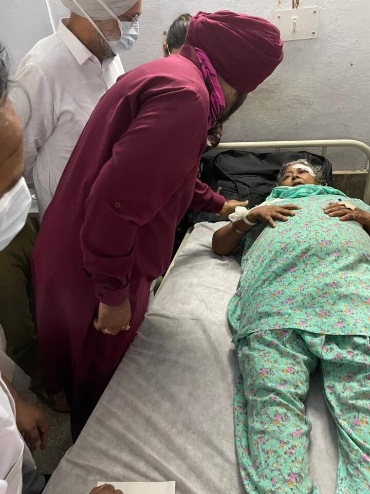 ਨਵਜੋਤ ਸਿੰਘ ਸਿੱਧੂ ਲੁਧਿਆਣਾ ਡੀਐਮਸੀ ਹਸਪਤਾਲ ਪਹੁੰਚੇ।