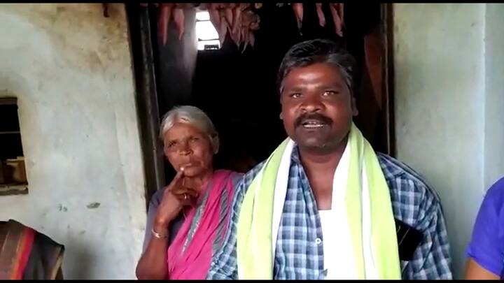 local trs leader scam in raithu bima scheme raithu bandu scheme: ధాన్యం డబ్బులు అన్నారు...  బీమా డబ్బులు కాజేశారు...