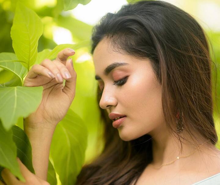 சின்ன சின்ன கொறத்தி பொன்னு கண்ணு முழியத்தான் ஈச்சங்காய ஆஞ்சிருச்சே