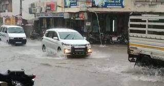 હવામાન વિભાગની આગાહી વચ્ચે રાજકોટ શહેરમાં ધોધમાર વરસાદ